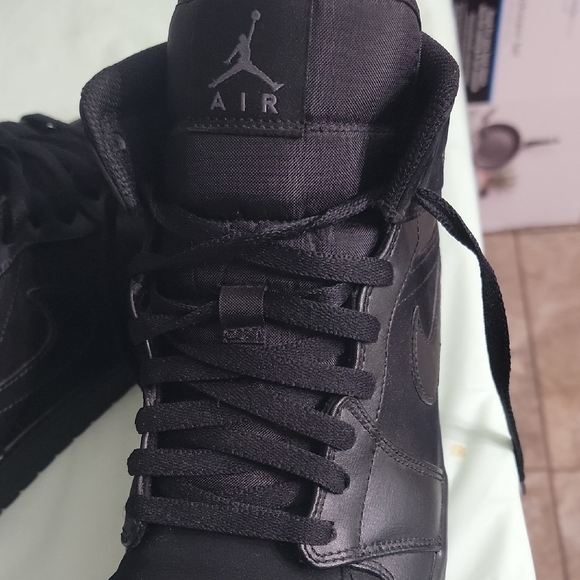 Nike Air Jordan Black High-Top Sneakers Leather And Suede Like New. - Picture 2 of 7